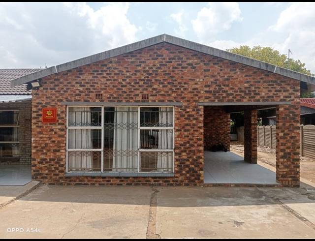 3 BEDROOM HOUSE FOR SALE IN SASOLBURG EXT 12